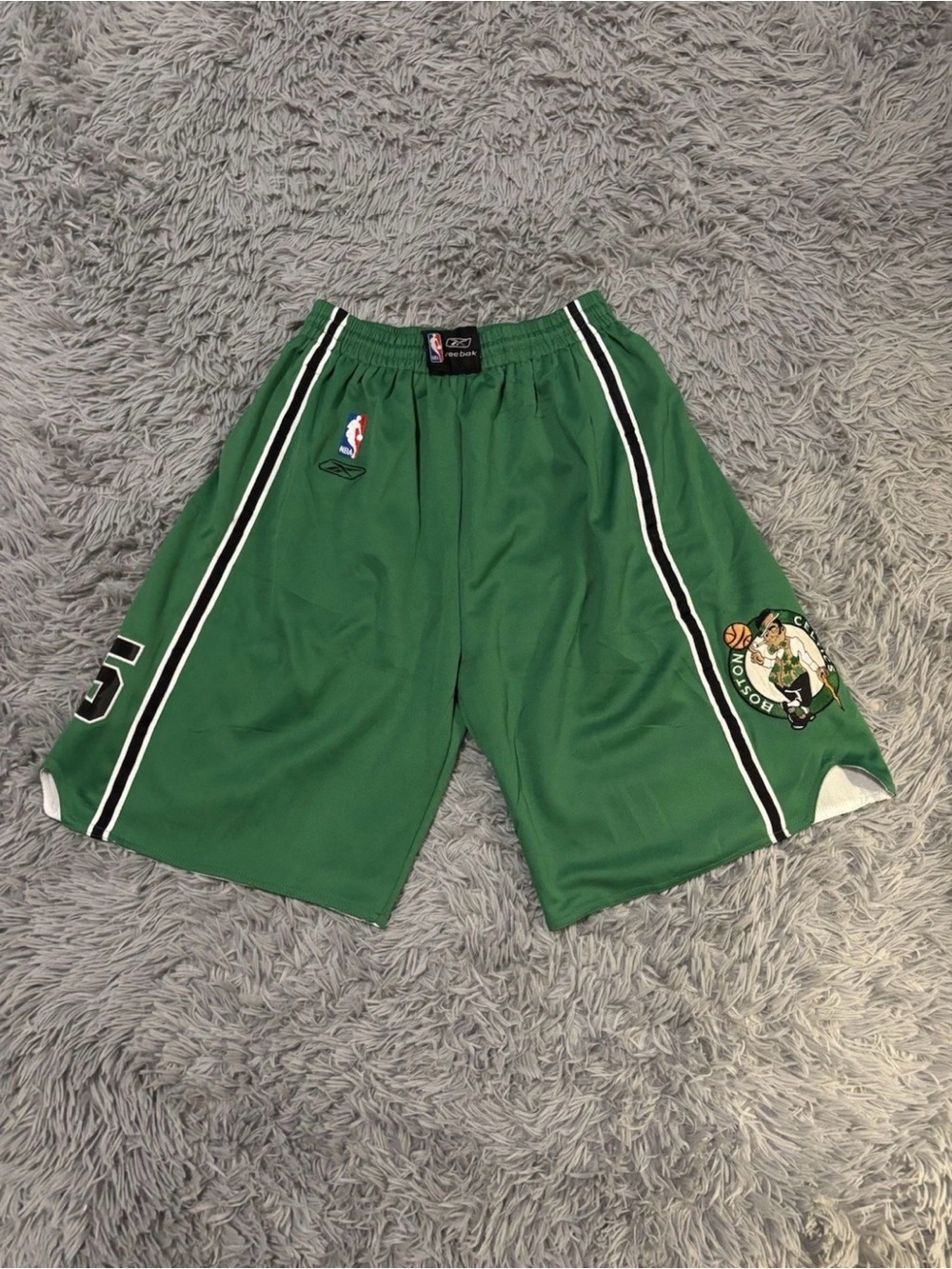 Vintage Reebok NBA Men’s Boston Celtics 1996 Green Basketball Shorts Grunge Y2K